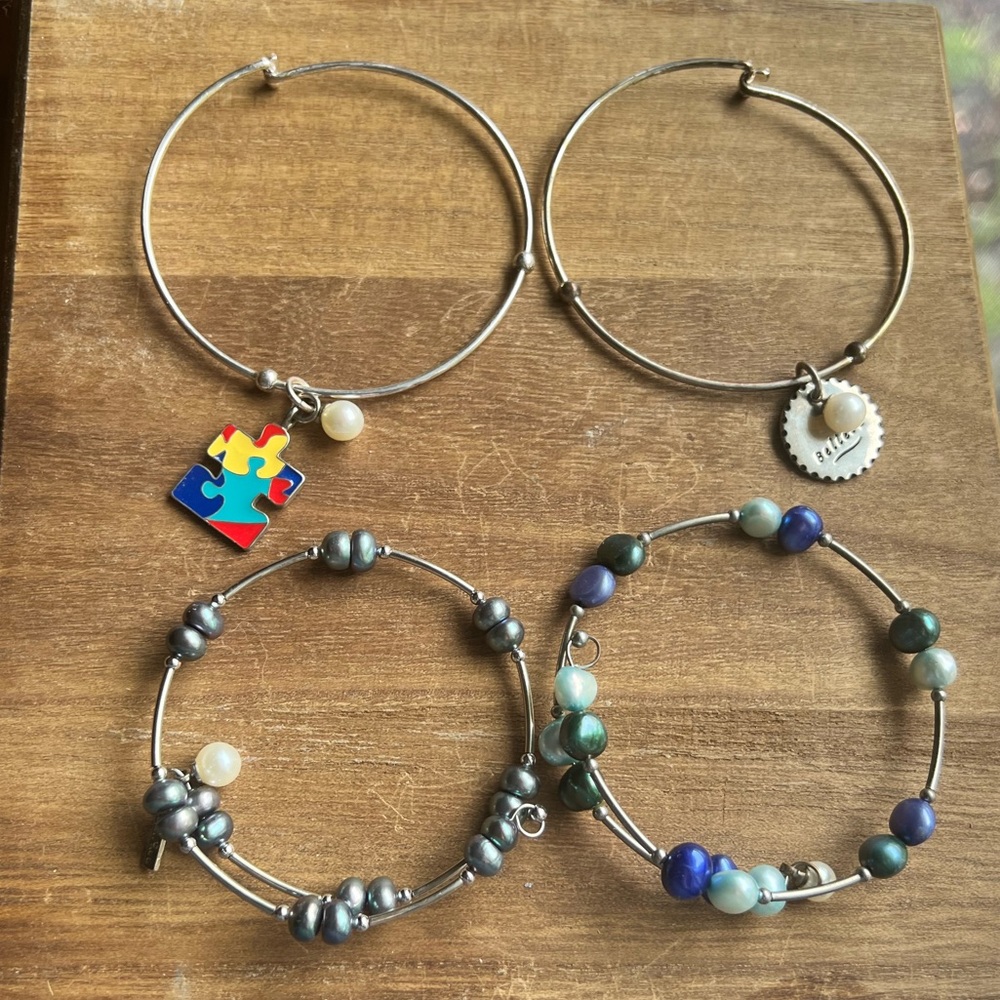 Vantel Pearl Bracelets